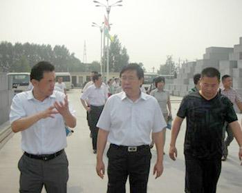 濮陽市市委常委、市委宣傳部長(zhǎng)徐蘭峰等一行蒞臨我司視察